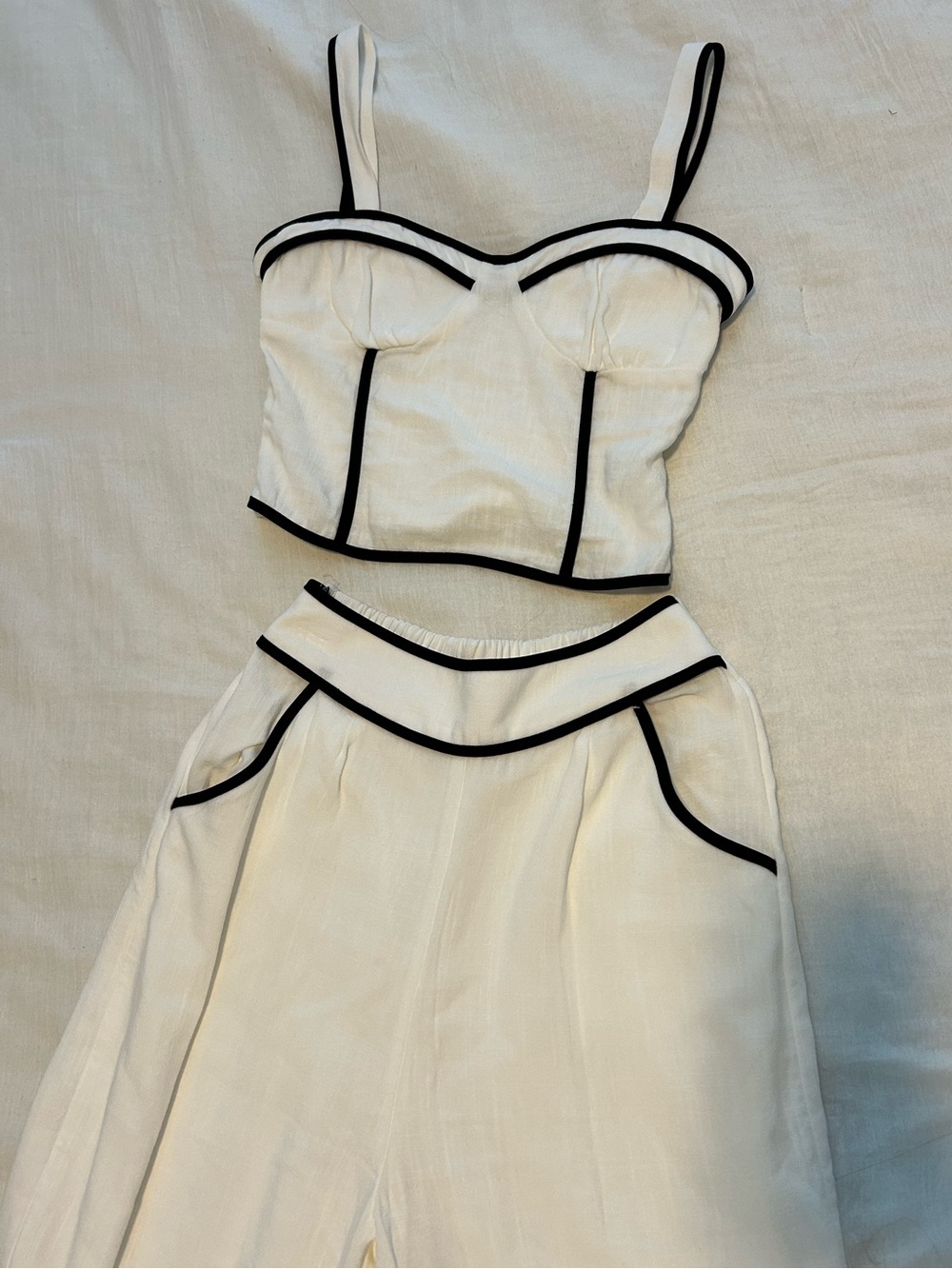 Two-Piece Set White Crop Top and High-Waist Pants with Black Piping